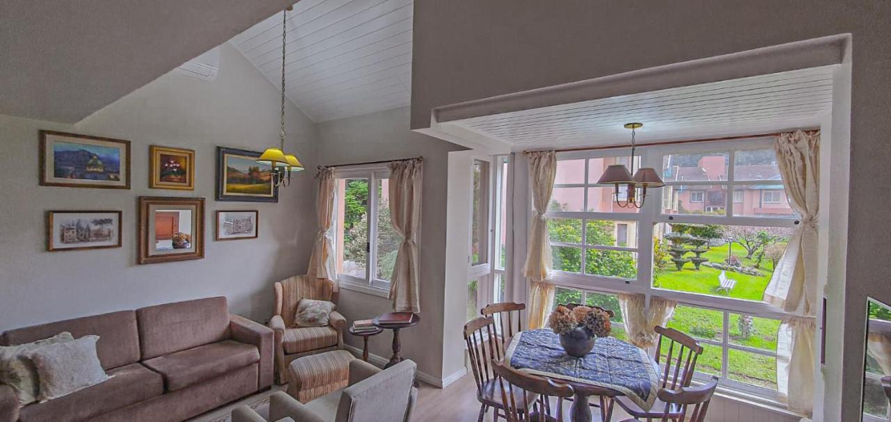 Duplex Floresta Negra - Sua Base Perfeita Em Gramado! Otima Localizacao Lagonegro 500M - 02 Quartos E 02 Banheiros Para Familia Em Condominio Fechad0, Cozinha Completa Com Garagem E Portaria 24H Bagian luar foto