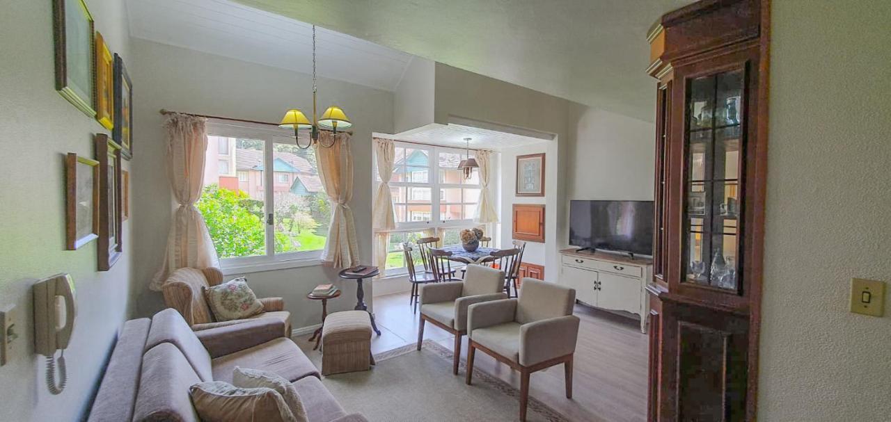 Duplex Floresta Negra - Sua Base Perfeita Em Gramado! Otima Localizacao Lagonegro 500M - 02 Quartos E 02 Banheiros Para Familia Em Condominio Fechad0, Cozinha Completa Com Garagem E Portaria 24H Bagian luar foto